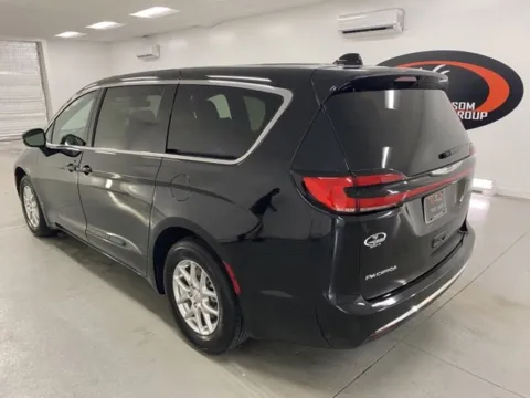 More photos of 2025 Chrysler Pacifica Select at Woody Folsom CDJR of Baxley, GA