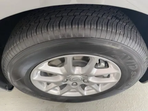 More photos of 2025 Chrysler Pacifica Select at Woody Folsom CDJR of Baxley, GA
