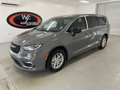 Gray 2025 Chrysler Pacifica Select for sale in Baxley, GA