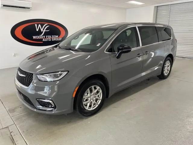 Gray 2025 Chrysler Pacifica Select for sale in Baxley, GA