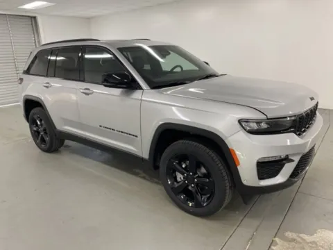 Another view of 2025 Jeep Grand Cherokee Limited for sale in Baxley, GA at Woody Folsom CDJR of Baxley