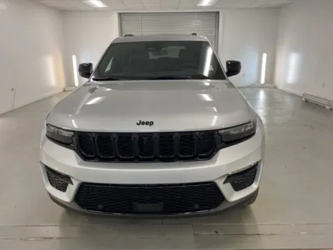 Photos of 2025 Jeep Grand Cherokee Limited for sale in Baxley, GA at Woody Folsom CDJR of Baxley