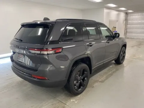 More photos of 2025 Jeep Grand Cherokee Altitude X at Woody Folsom CDJR of Baxley, GA