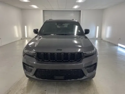 Photos of 2025 Jeep Grand Cherokee Altitude X for sale in Baxley, GA at Woody Folsom CDJR of Baxley