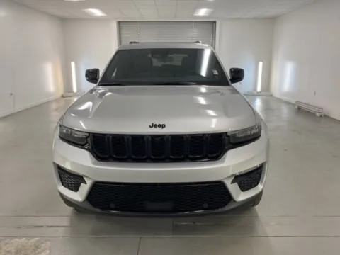 Photos of 2025 Jeep Grand Cherokee Limited for sale in Baxley, GA at Woody Folsom CDJR of Baxley