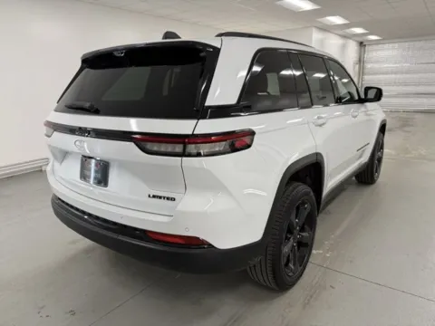 More photos of 2025 Jeep Grand Cherokee Limited at Woody Folsom CDJR of Baxley, GA