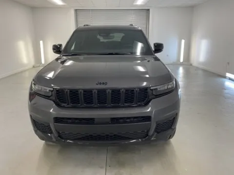 Photos of 2025 Jeep Grand Cherokee L Altitude X for sale in Baxley, GA at Woody Folsom CDJR of Baxley