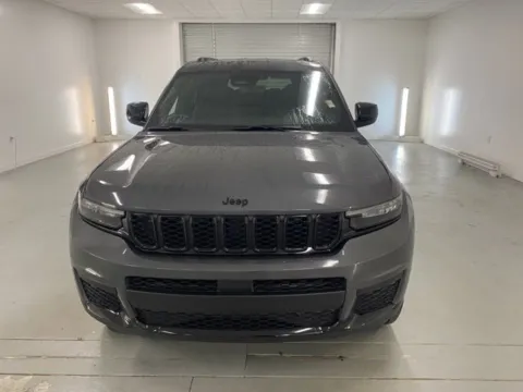 Photos of 2025 Jeep Grand Cherokee L Altitude X for sale in Baxley, GA at Woody Folsom CDJR of Baxley