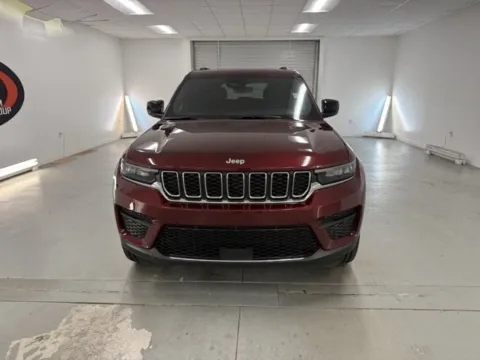Photos of 2025 Jeep Grand Cherokee Laredo for sale in Baxley, GA at Woody Folsom CDJR of Baxley