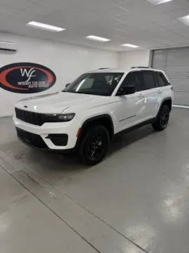 White 2025 Jeep Grand Cherokee Altitude for sale in Baxley, GA