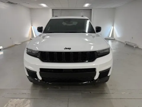 Photos of 2025 Jeep Grand Cherokee L Limited for sale in Baxley, GA at Woody Folsom CDJR of Baxley