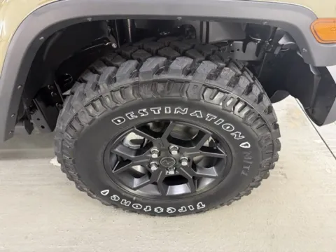 More photos of 2025 Jeep Gladiator Willys at Woody Folsom CDJR of Baxley, GA