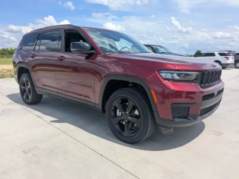 Photos of 2025 Jeep Grand Cherokee L Altitude for sale in Baxley, GA at Woody Folsom CDJR of Baxley
