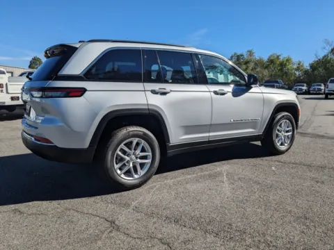 More photos of 2025 Jeep Grand Cherokee at Woody Folsom CDJR of Baxley, GA