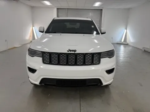 Photos of 2022 Jeep Grand Cherokee WK Laredo X for sale in Baxley, GA at Woody Folsom CDJR of Baxley