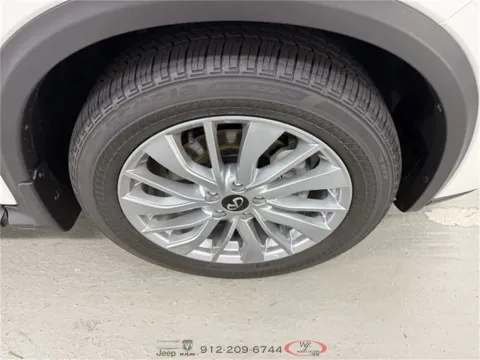 More photos of 2024 INFINITI QX50 LUXE at Woody Folsom CDJR of Baxley, GA