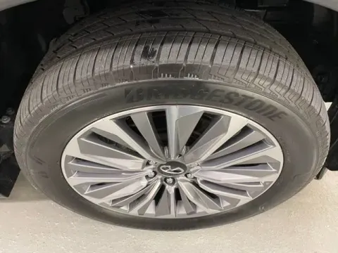 More photos of 2025 INFINITI QX80 SENSORY at Woody Folsom CDJR of Baxley, GA