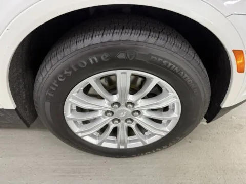 More photos of 2017 Cadillac XT5 FWD at Woody Folsom CDJR of Baxley, GA