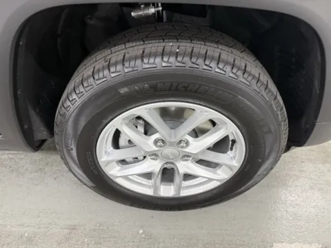 More photos of 2025 Jeep Grand Cherokee Laredo X at Woody Folsom CDJR of Baxley, GA