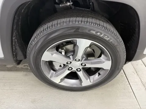 More photos of 2025 Jeep Grand Cherokee Limited at Woody Folsom CDJR of Baxley, GA