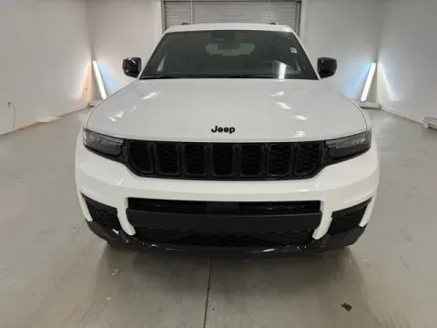 Photos of 2025 Jeep Grand Cherokee L Altitude for sale in Baxley, GA at Woody Folsom CDJR of Baxley