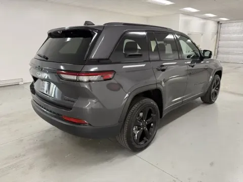 More photos of 2025 Jeep Grand Cherokee Limited at Woody Folsom CDJR of Baxley, GA