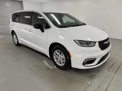 Another view of 2026 Chrysler Pacifica Select for sale in Baxley, GA at Woody Folsom CDJR of Baxley