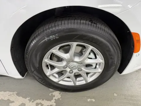 More photos of 2026 Chrysler Pacifica Select at Woody Folsom CDJR of Baxley, GA