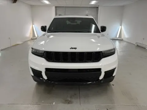 Photos of 2025 Jeep Grand Cherokee L Altitude X for sale in Baxley, GA at Woody Folsom CDJR of Baxley
