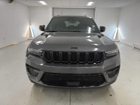 Photos of 2025 Jeep Grand Cherokee Altitude X for sale in Baxley, GA at Woody Folsom CDJR of Baxley