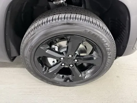 More photos of 2025 Jeep Grand Cherokee Altitude X at Woody Folsom CDJR of Baxley, GA