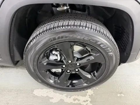 More photos of 2025 Jeep Grand Cherokee L Altitude X at Woody Folsom CDJR of Baxley, GA