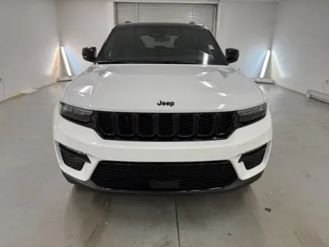 Photos of 2025 Jeep Grand Cherokee Limited for sale in Baxley, GA at Woody Folsom CDJR of Baxley