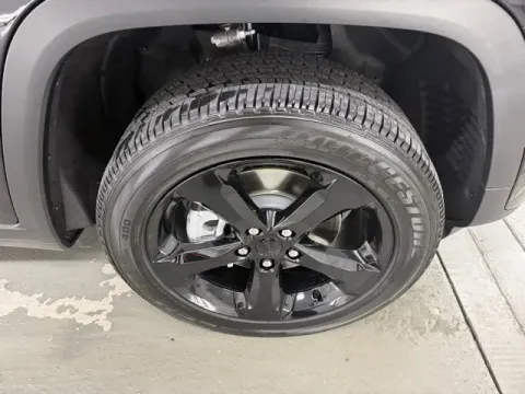 More photos of 2025 Jeep Grand Cherokee L Altitude X at Woody Folsom CDJR of Baxley, GA