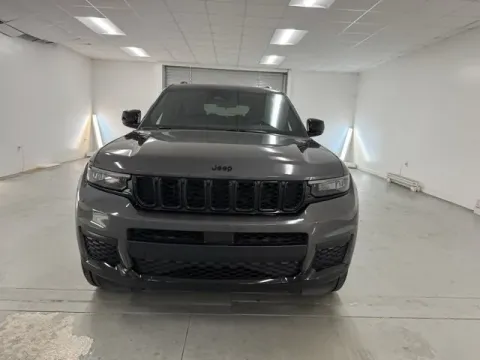 Photos of 2025 Jeep Grand Cherokee L Altitude X for sale in Baxley, GA at Woody Folsom CDJR of Baxley