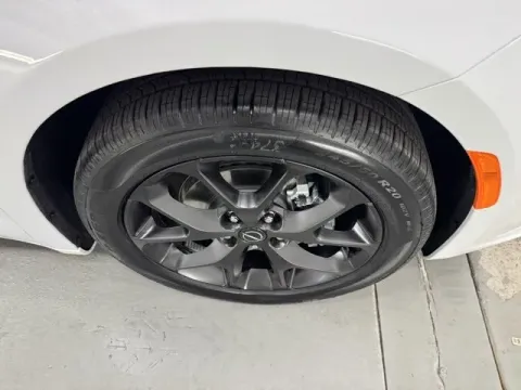 More photos of 2026 Chrysler Pacifica Select at Woody Folsom CDJR of Baxley, GA