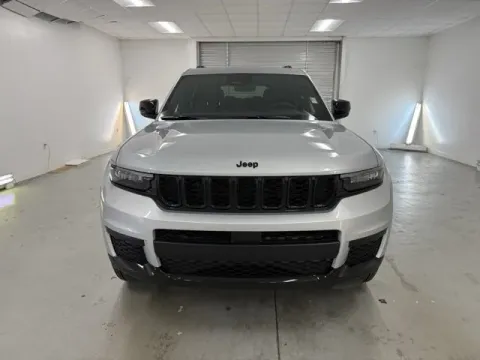 Photos of 2025 Jeep Grand Cherokee L Altitude for sale in Baxley, GA at Woody Folsom CDJR of Baxley