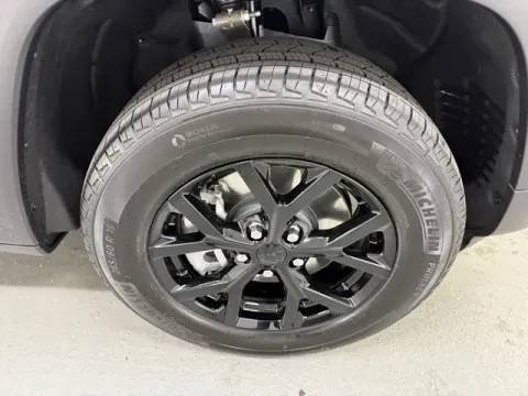 More photos of 2025 Jeep Grand Cherokee L Altitude at Woody Folsom CDJR of Baxley, GA