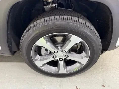 More photos of 2025 Jeep Grand Cherokee L Limited at Woody Folsom CDJR of Baxley, GA