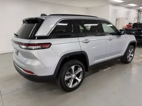 More photos of 2025 Jeep Grand Cherokee Limited at Woody Folsom CDJR of Baxley, GA