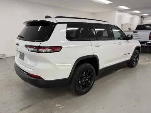 More photos of 2025 Jeep Grand Cherokee L Altitude at Woody Folsom CDJR of Baxley, GA