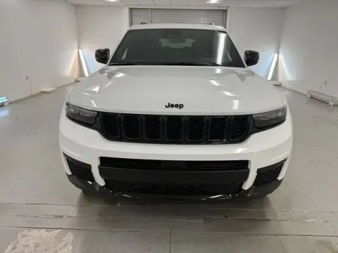 Photos of 2025 Jeep Grand Cherokee L Altitude for sale in Baxley, GA at Woody Folsom CDJR of Baxley