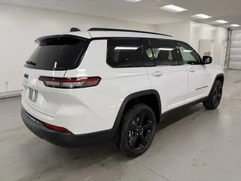 More photos of 2025 Jeep Grand Cherokee L Altitude X at Woody Folsom CDJR of Baxley, GA