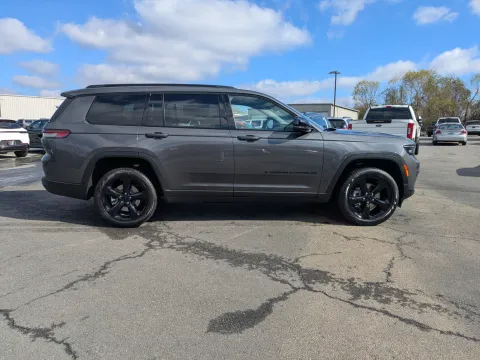 Another view of 2025 Jeep Grand Cherokee L Limited for sale in Vidalia, GA at Woody Folsom CDJR of Vidalia