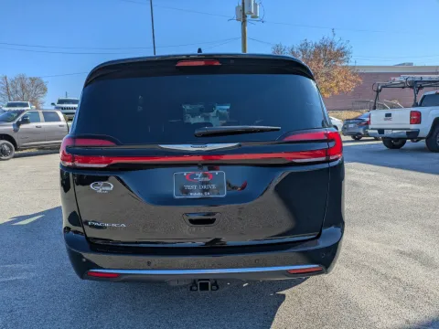More photos of 2026 Chrysler Pacifica Pinnacle at Woody Folsom CDJR of Vidalia, GA