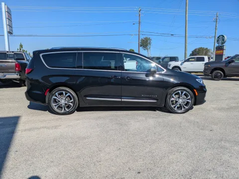 Another view of 2026 Chrysler Pacifica Pinnacle for sale in Vidalia, GA at Woody Folsom CDJR of Vidalia