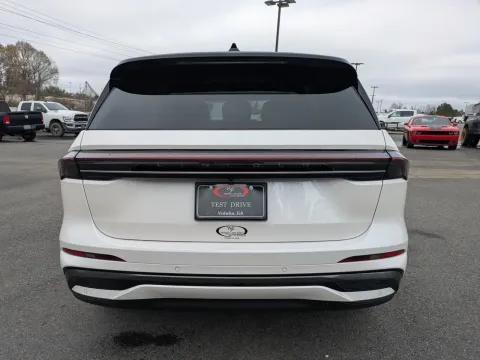 More photos of 2024 Lincoln Nautilus Reserve at Woody Folsom CDJR of Vidalia, GA