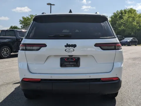 More photos of 2023 Jeep Grand Cherokee L Altitude at Woody Folsom CDJR of Vidalia, GA
