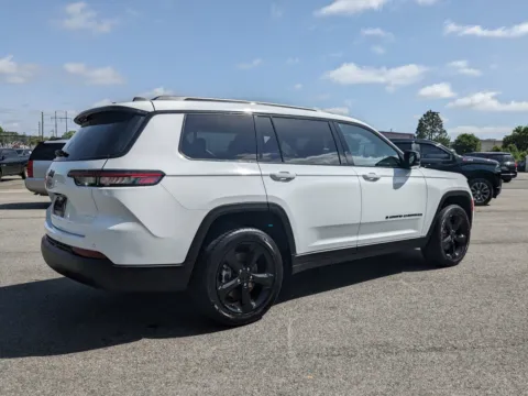 More photos of 2023 Jeep Grand Cherokee L Altitude at Woody Folsom CDJR of Vidalia, GA