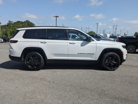 Another view of 2023 Jeep Grand Cherokee L Altitude for sale in Vidalia, GA at Woody Folsom CDJR of Vidalia